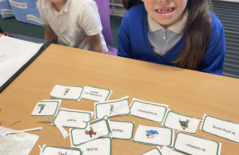 Ooh la la KS1! Le golf? le ping pong? ⛳️ ️♂️