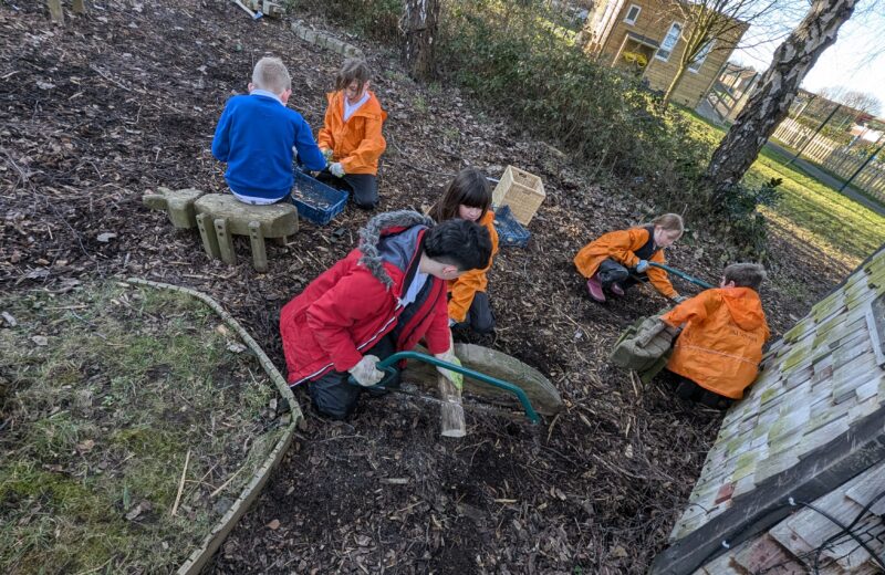 KS2 Forest School – Fun with forest tools!