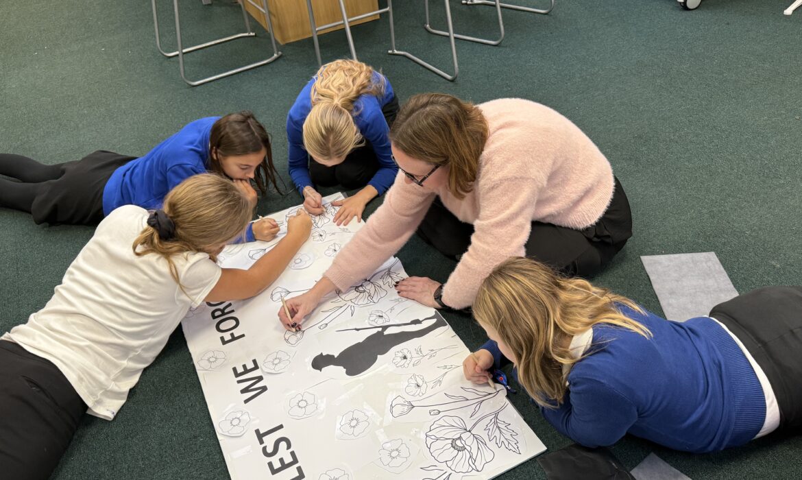Mrs Buttree shares new Art techniques with 6B
