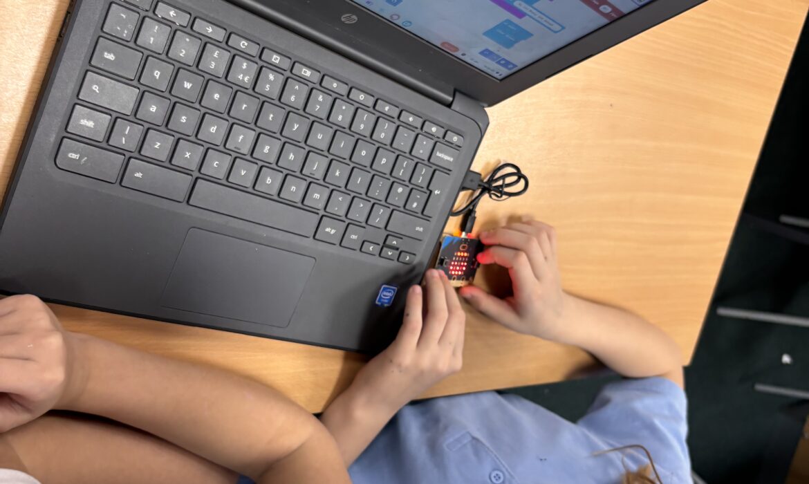 4/5WH Computing – Learning about Microbits