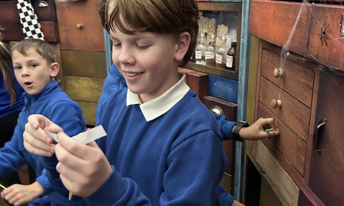 Exploring The Everywhereium in 4/5WH