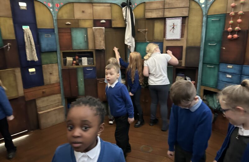 Object Hunt in 1/2B – Materials