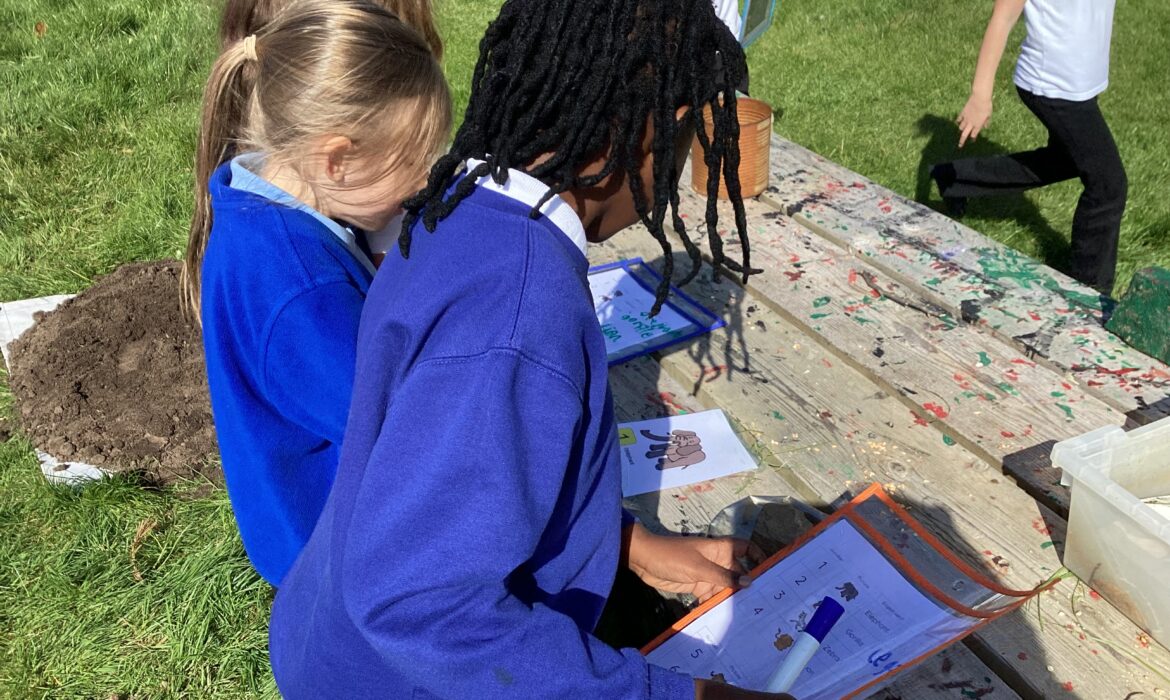 Y3 French learning in forest school